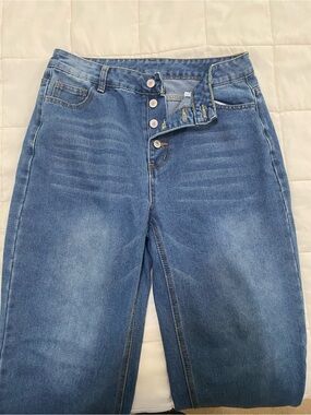 Classic High-Rise Women’s Jeans in Blue